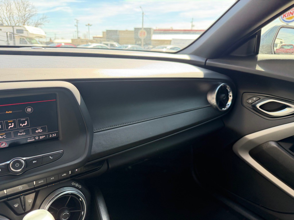 2021 Chevrolet Camaro Image 14