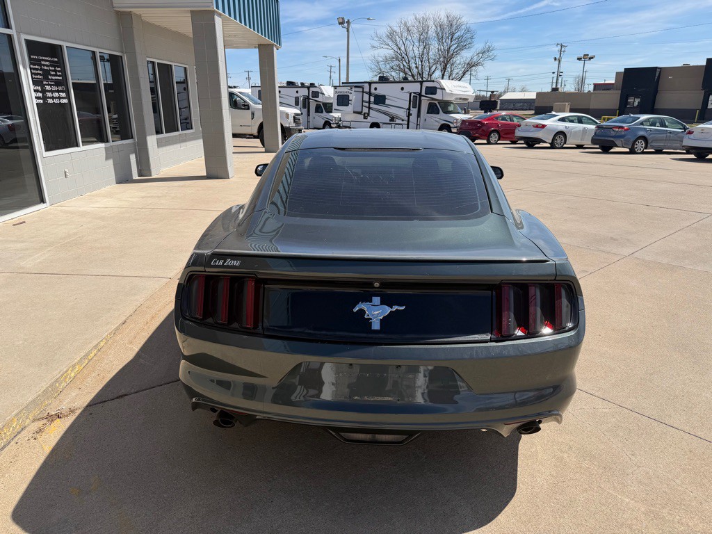 2015 Ford Mustang Image 4