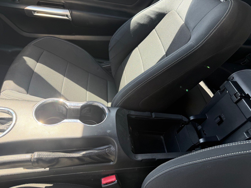 2015 Ford Mustang Image 14