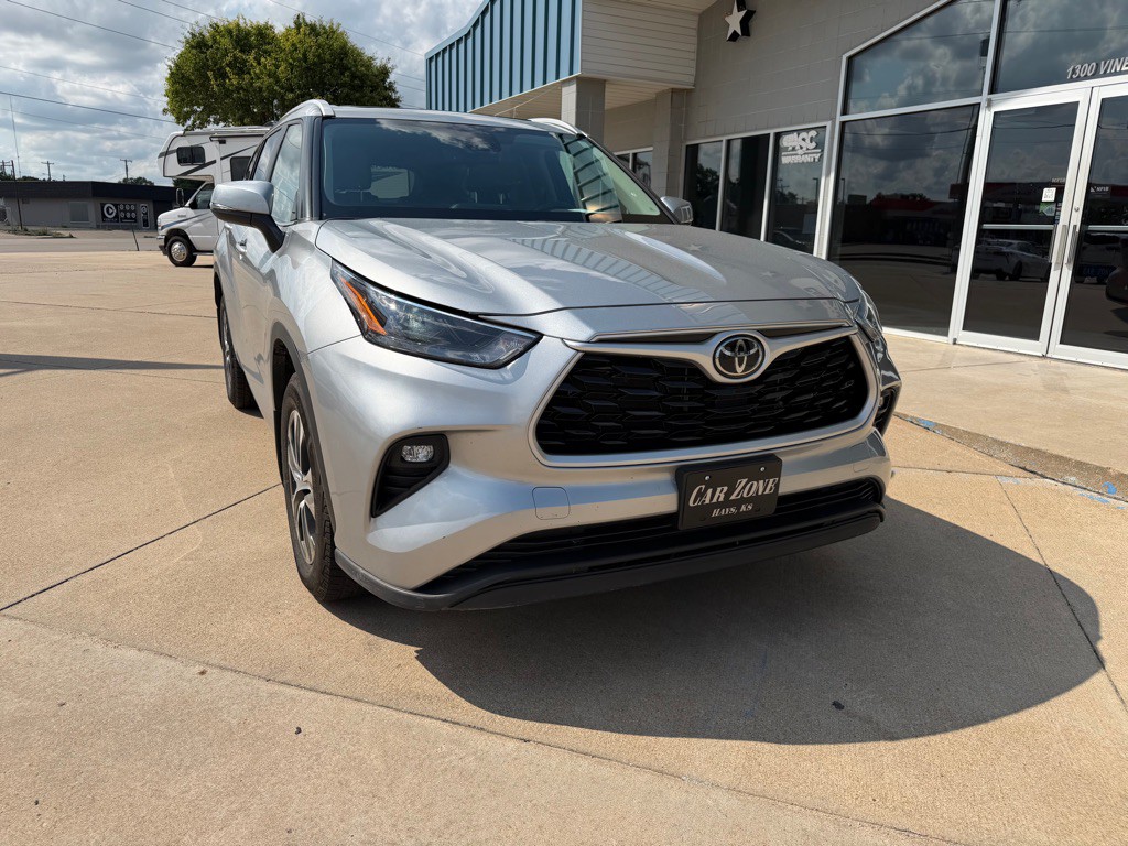 2023 Toyota Highlander Image 2