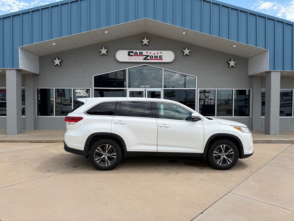 2019 Toyota Highlander Image 1