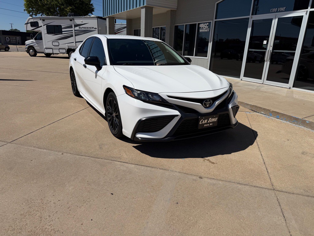 2021 Toyota Camry Image 2