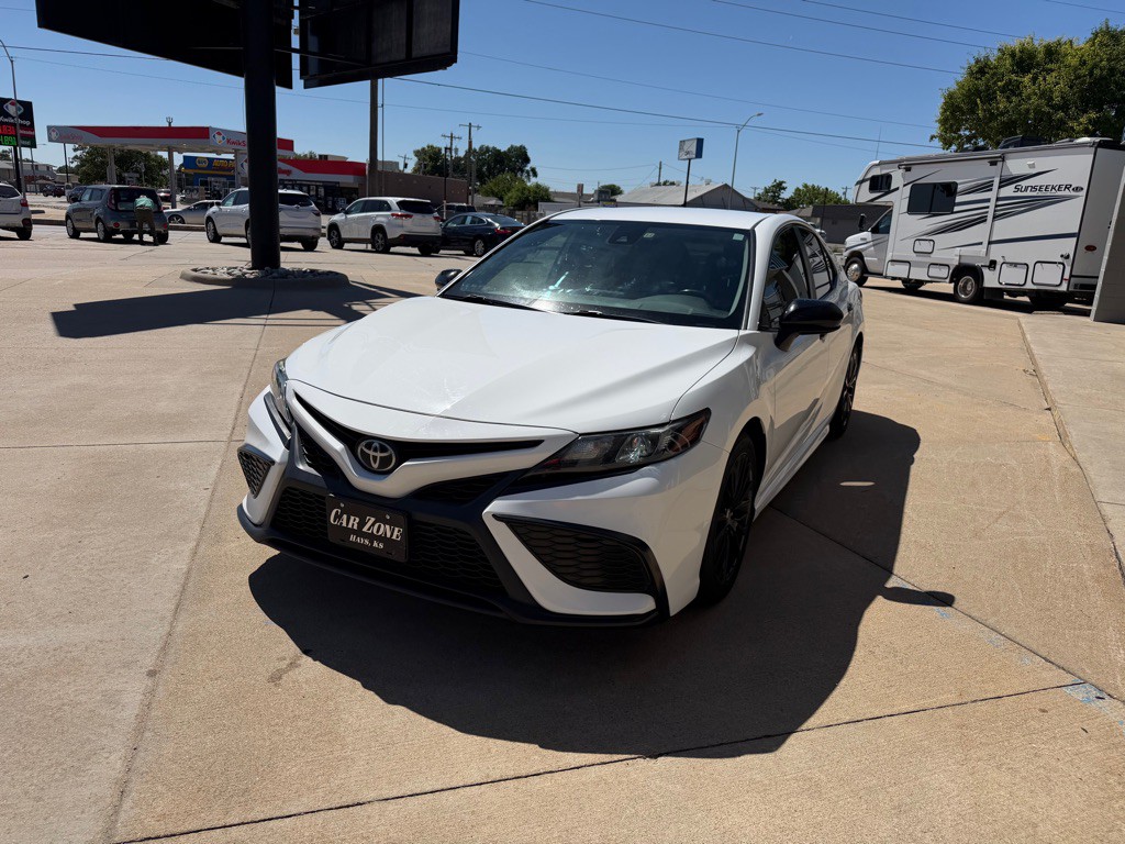 2021 Toyota Camry Image 3