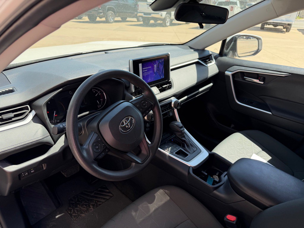 2024 Toyota Rav4 Image 4