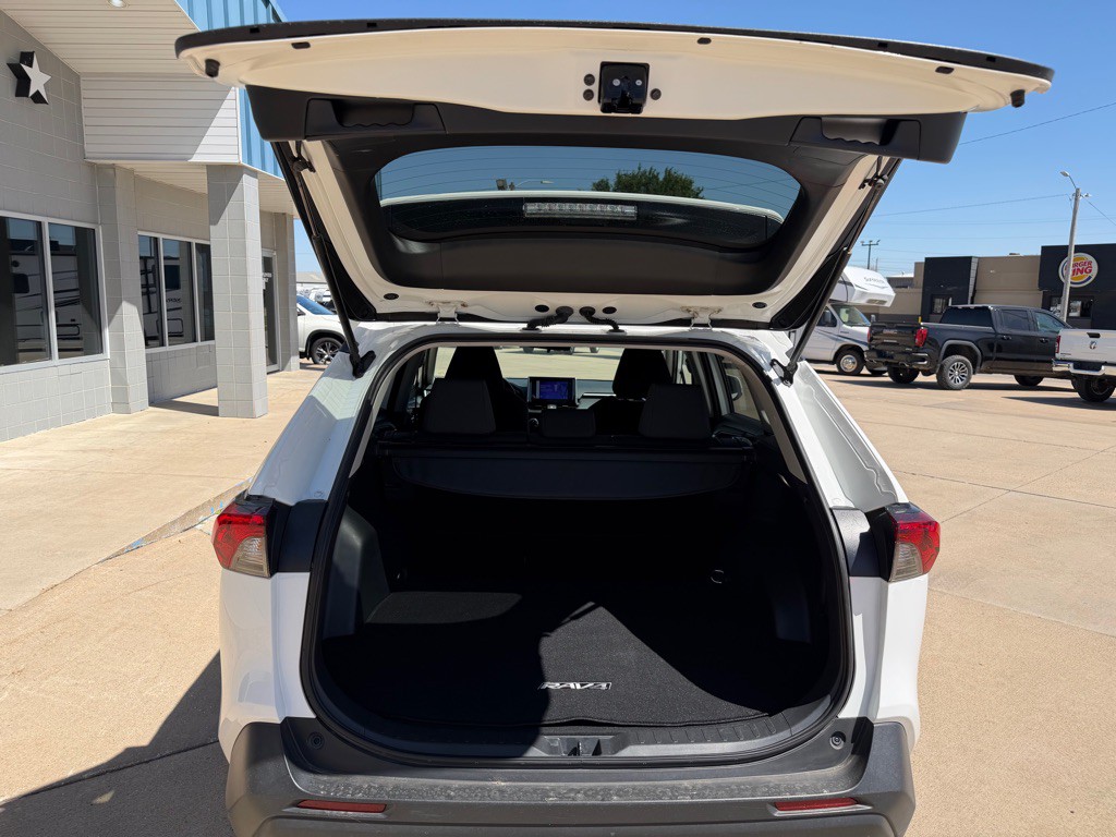 2024 Toyota Rav4 Image 6