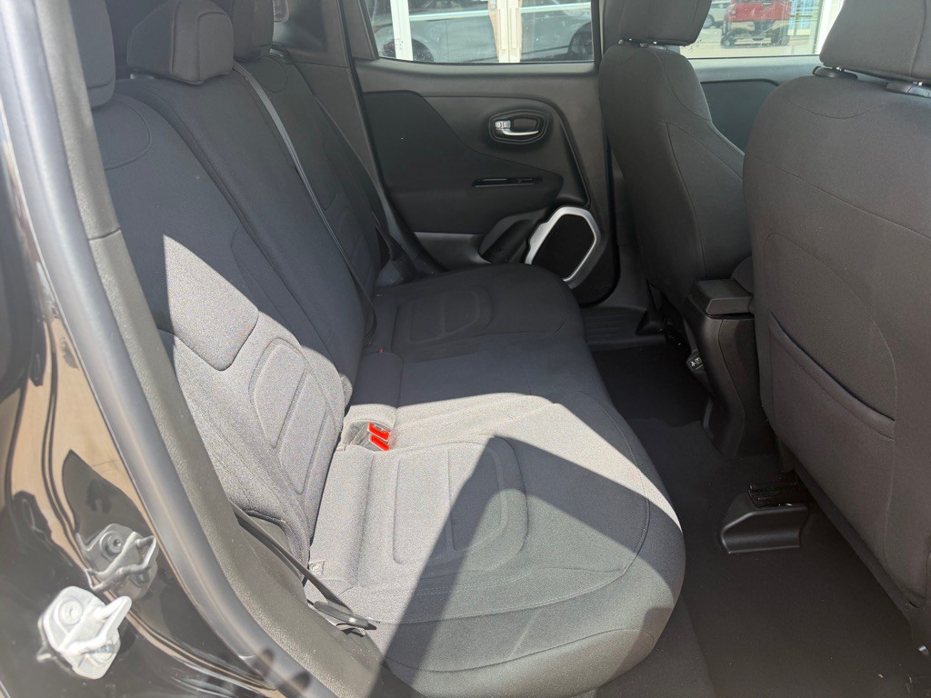 2018 Jeep Renegade Image 2