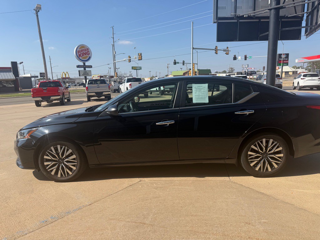 2025 Nissan Altima Image 5