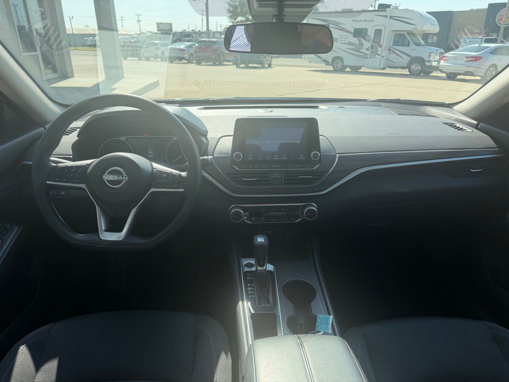 2025 Nissan Altima Image 7