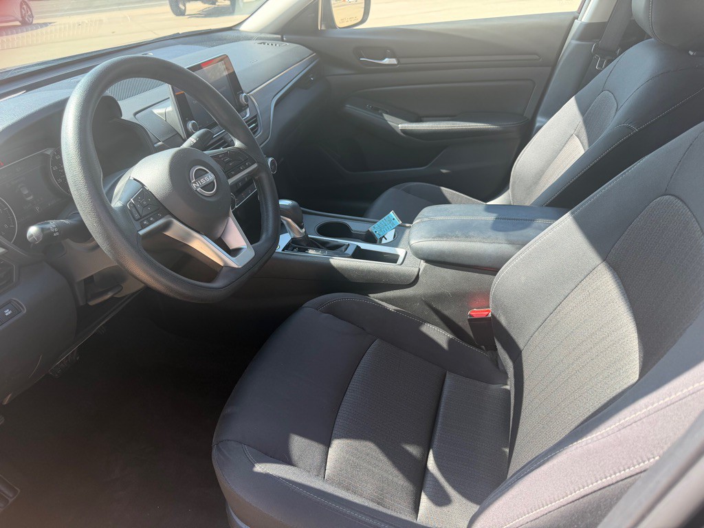 2025 Nissan Altima Image 8