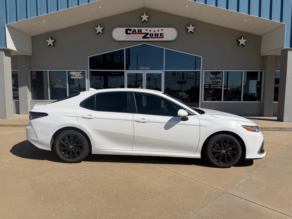 2024 Toyota Camry Image 2
