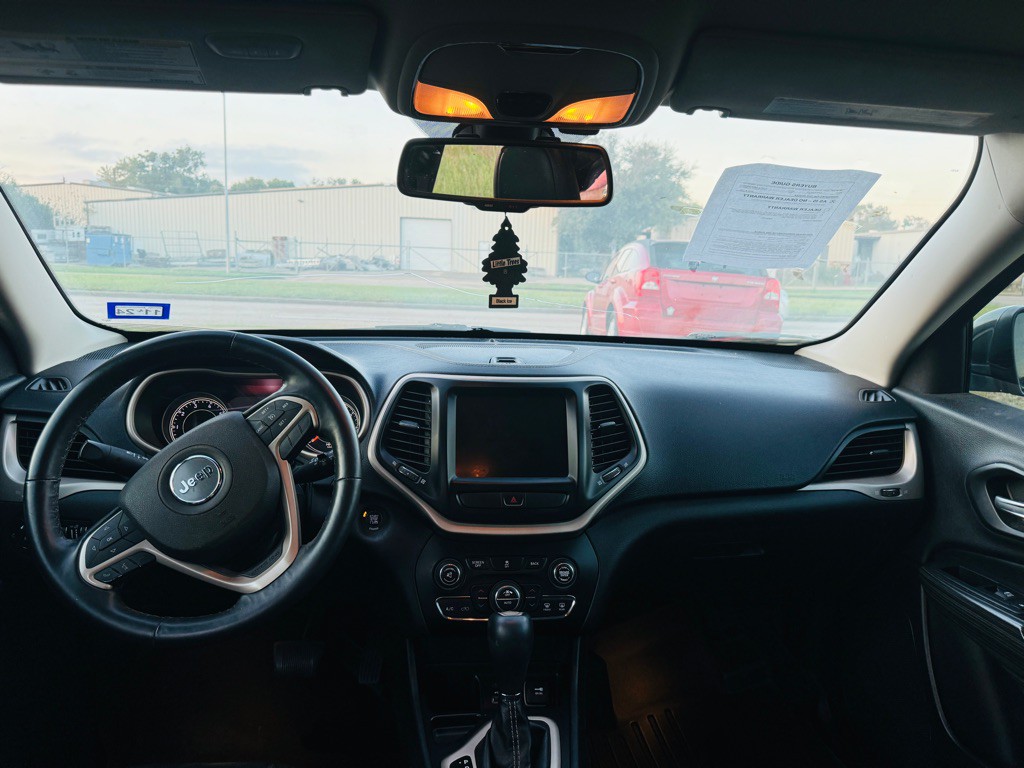 2015 Jeep Cherokee Image 11