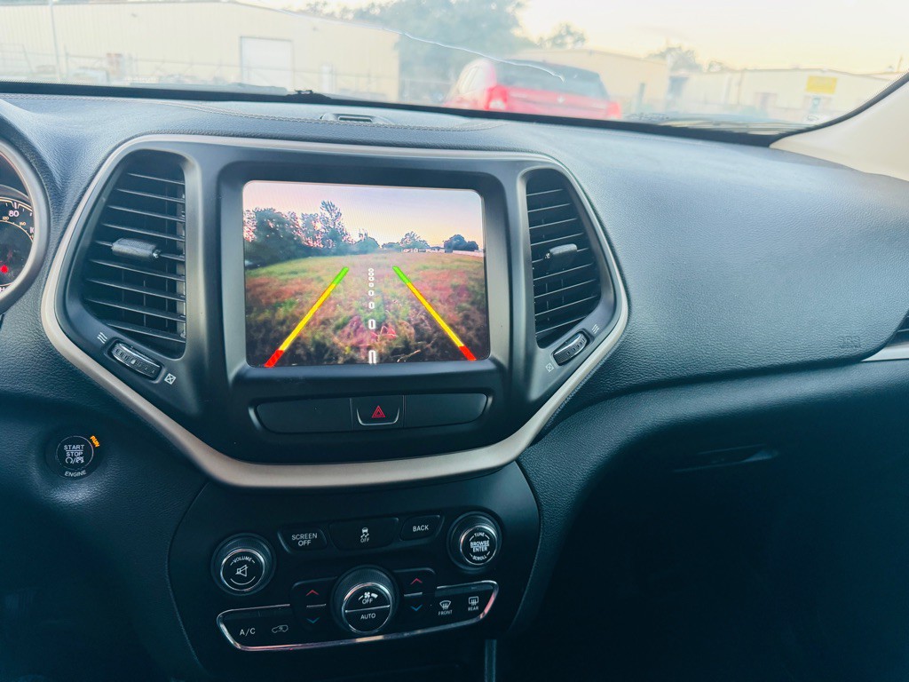2015 Jeep Cherokee Image 15