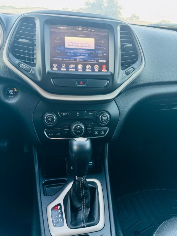 2015 Jeep Cherokee Image 16