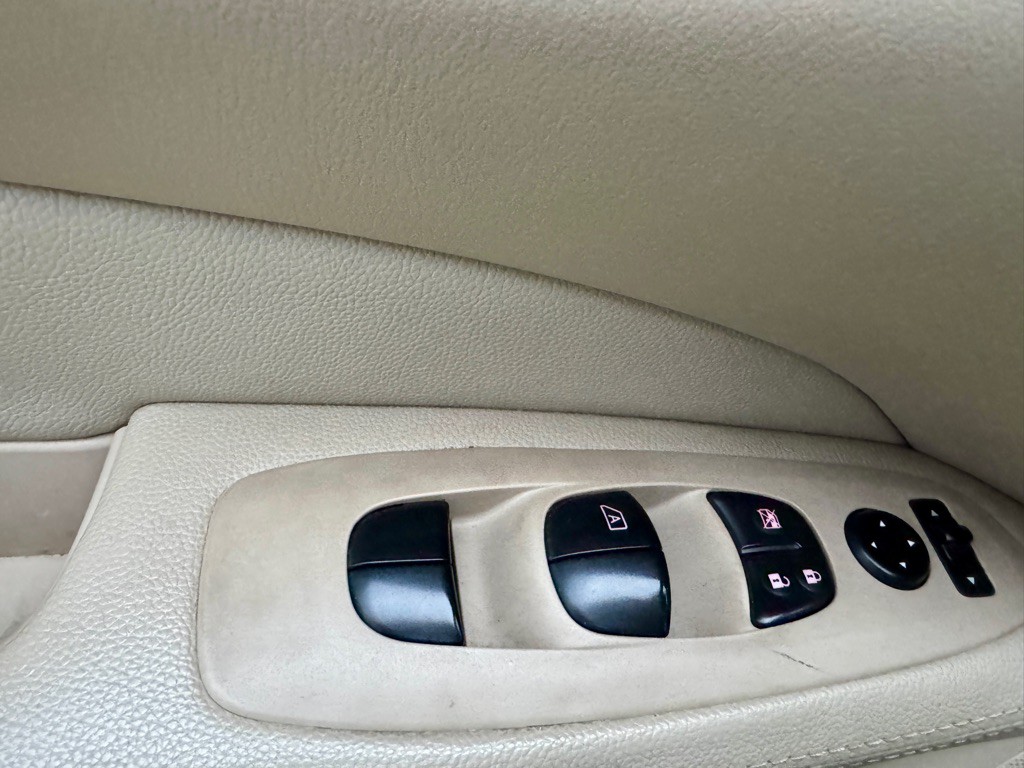 2015 Nissan Pathfinder Image 12