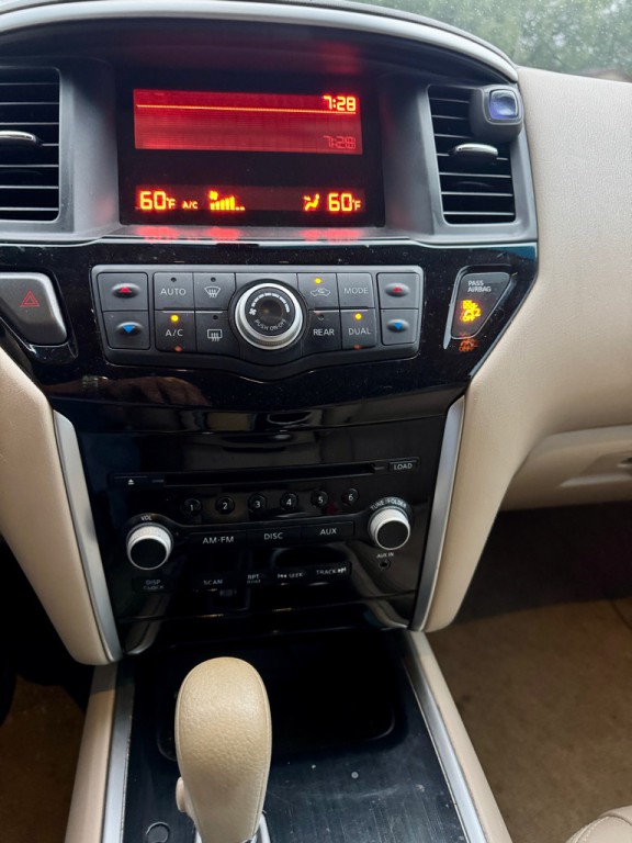 2015 Nissan Pathfinder Image 15