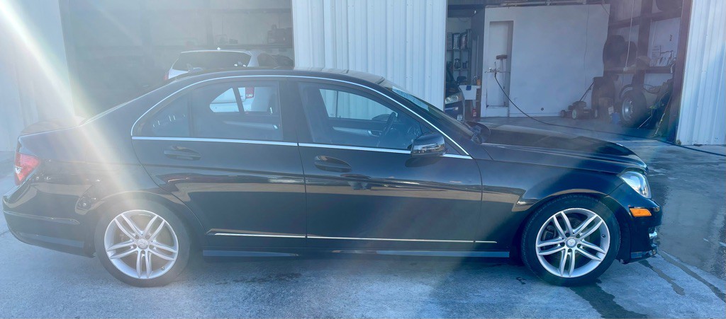 2013 Mercedes-Benz C-Class Image 2