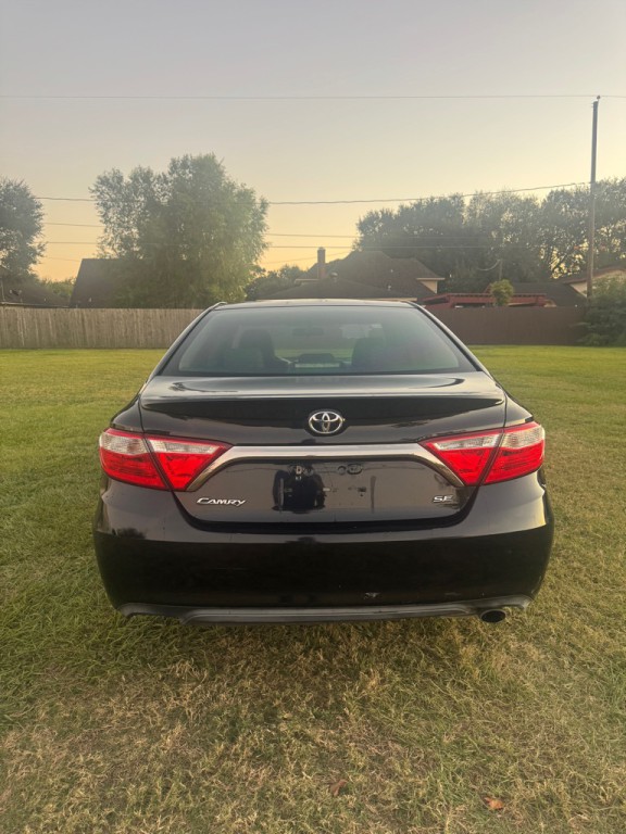2017 Toyota Camry Image 4