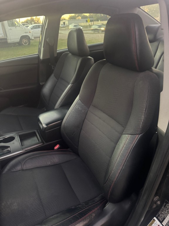 2017 Toyota Camry Image 5