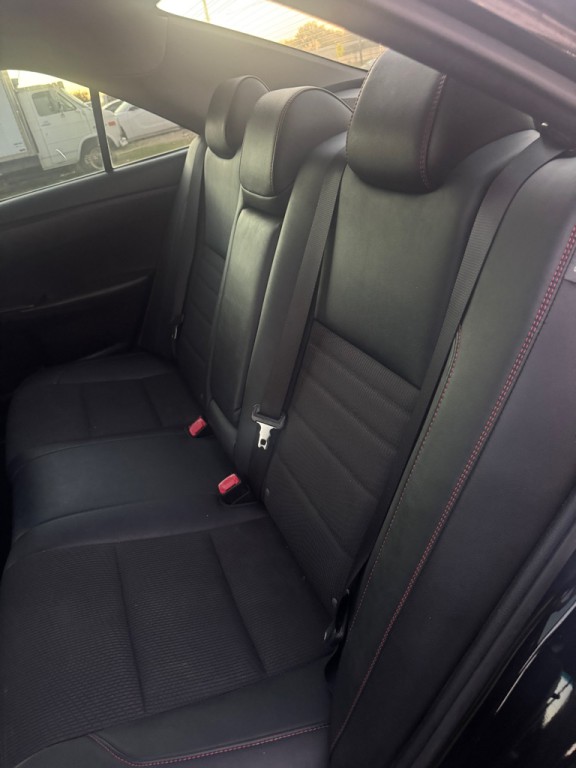 2017 Toyota Camry Image 6