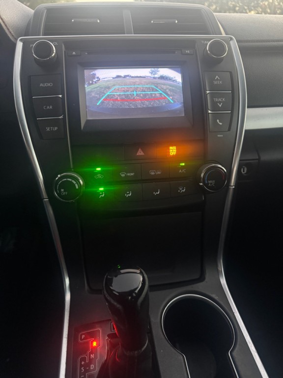 2017 Toyota Camry Image 9