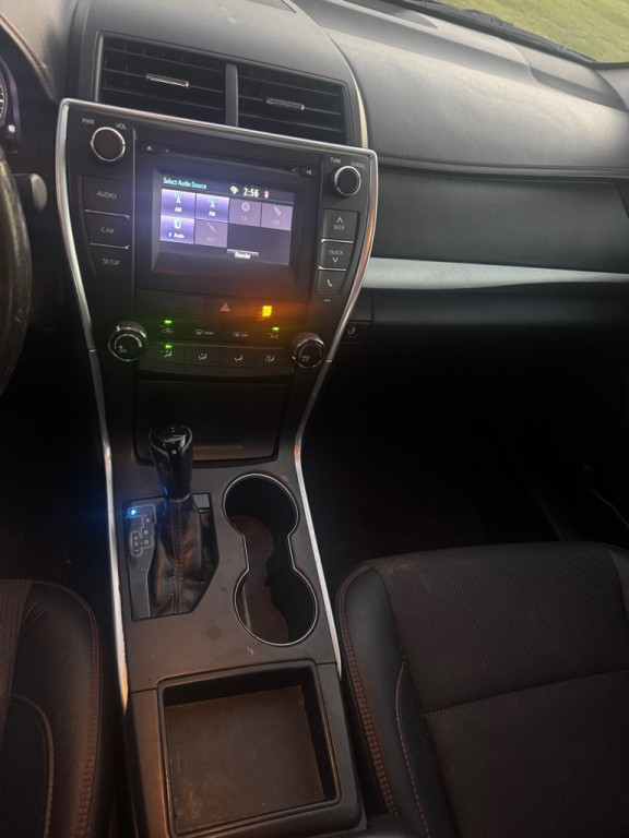 2017 Toyota Camry Image 12