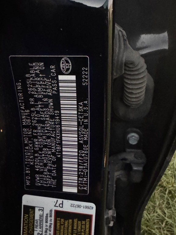 2017 Toyota Camry Image 13