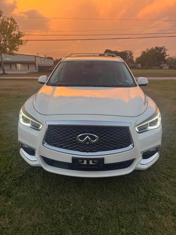 2017 INFINITI QX60 Image 2