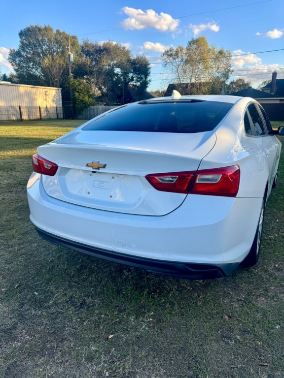 2017 Chevrolet Malibu Image 5