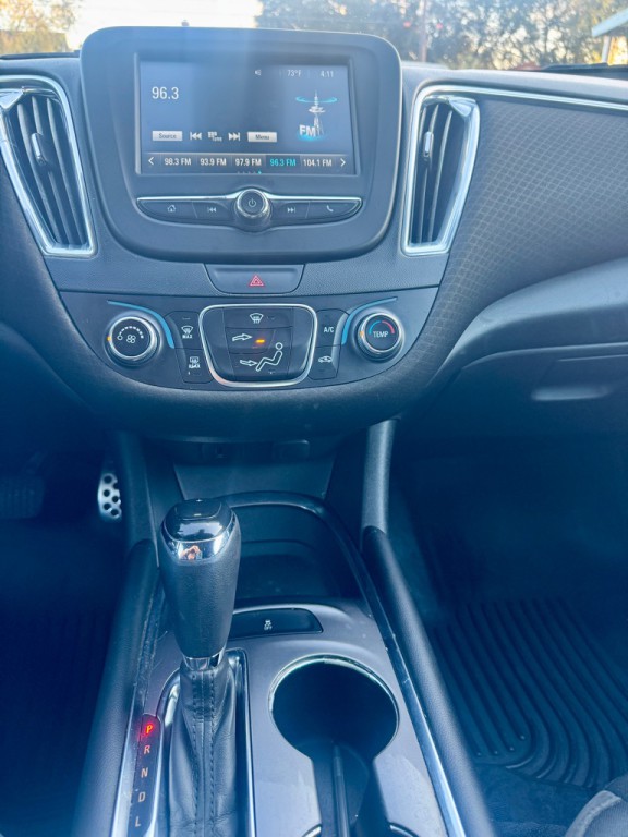 2017 Chevrolet Malibu Image 14