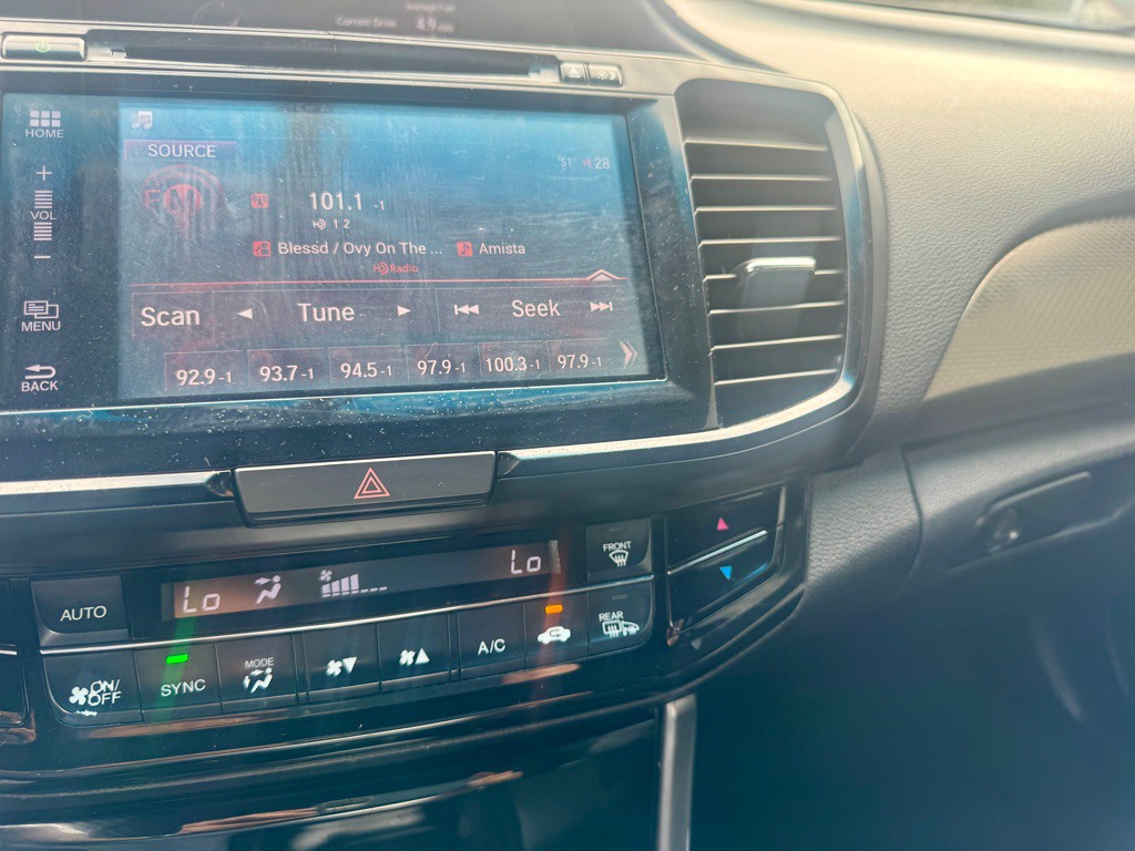 2016 Honda Accord Image 13