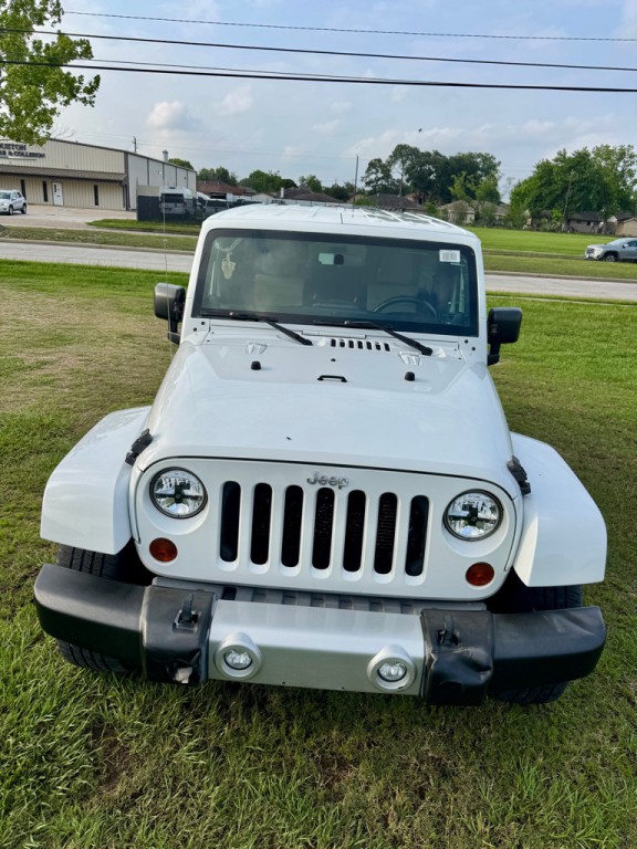 2012 Jeep Wrangler Unlimited Image 2
