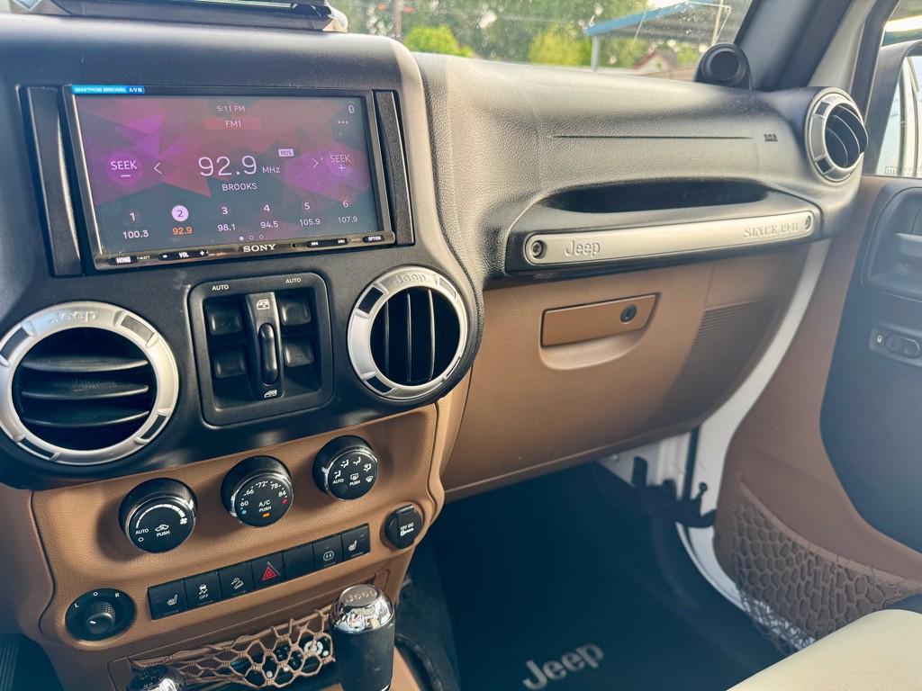 2012 Jeep Wrangler Unlimited Image 12