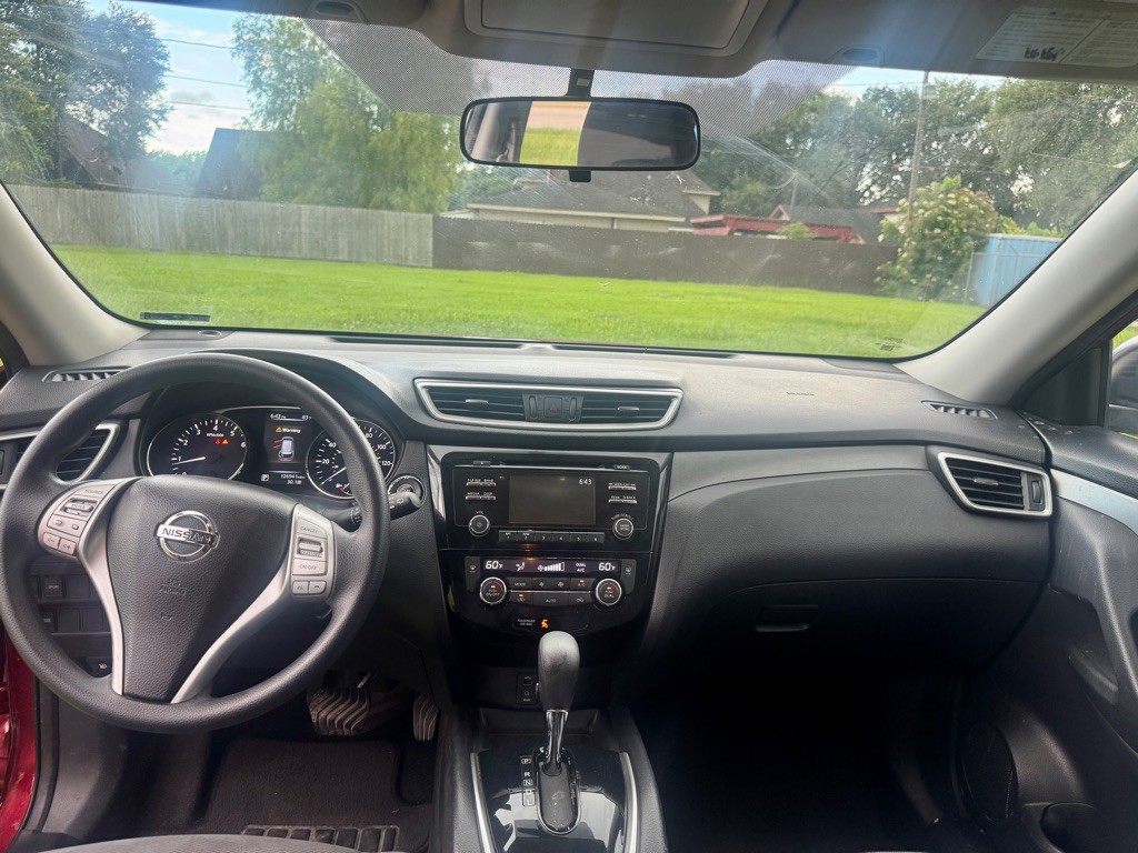 2016 Nissan Rogue Image 8