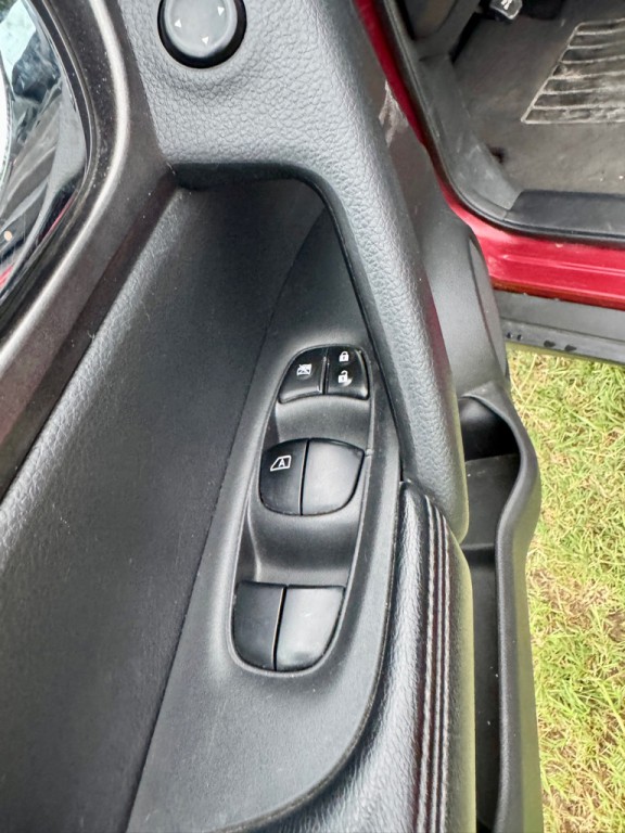 2016 Nissan Rogue Image 9