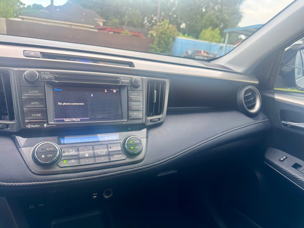 2015 Toyota Rav4 Image 14
