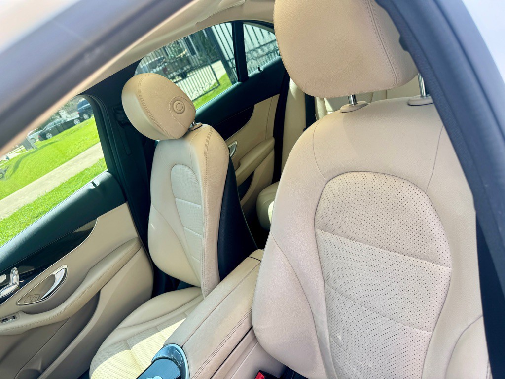 2018 Mercedes-Benz C-Class Image 7