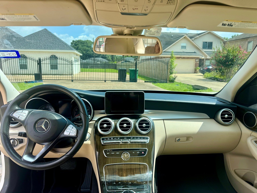 2018 Mercedes-Benz C-Class Image 9
