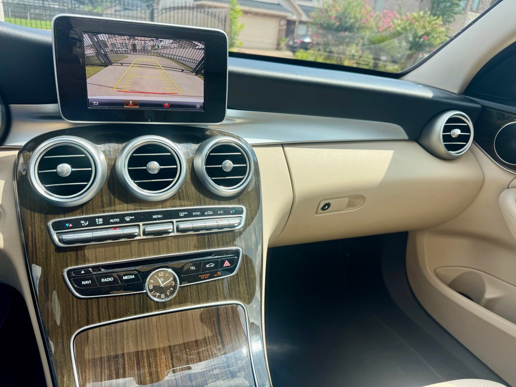2018 Mercedes-Benz C-Class Image 12