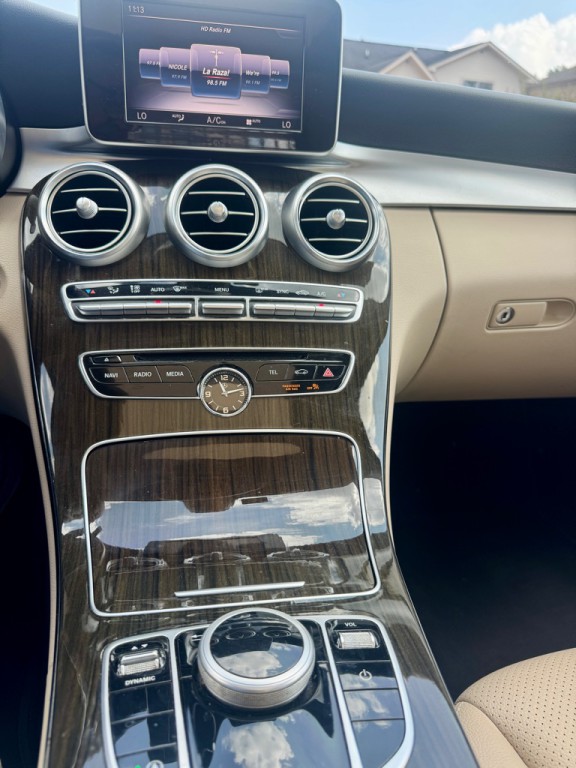 2018 Mercedes-Benz C-Class Image 18