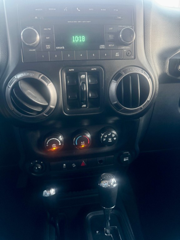 2012 Jeep Wrangler Unlimited Image 40