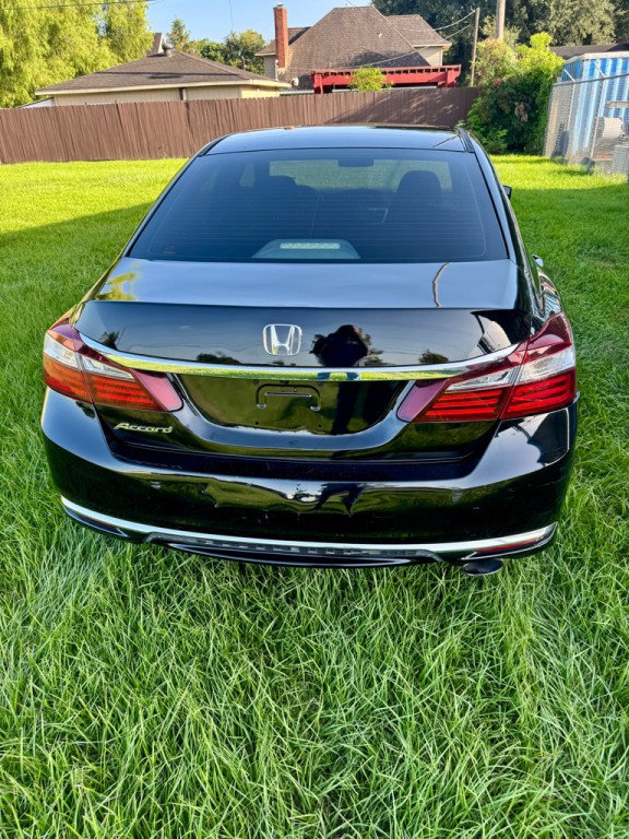2017 Honda Accord Image 5