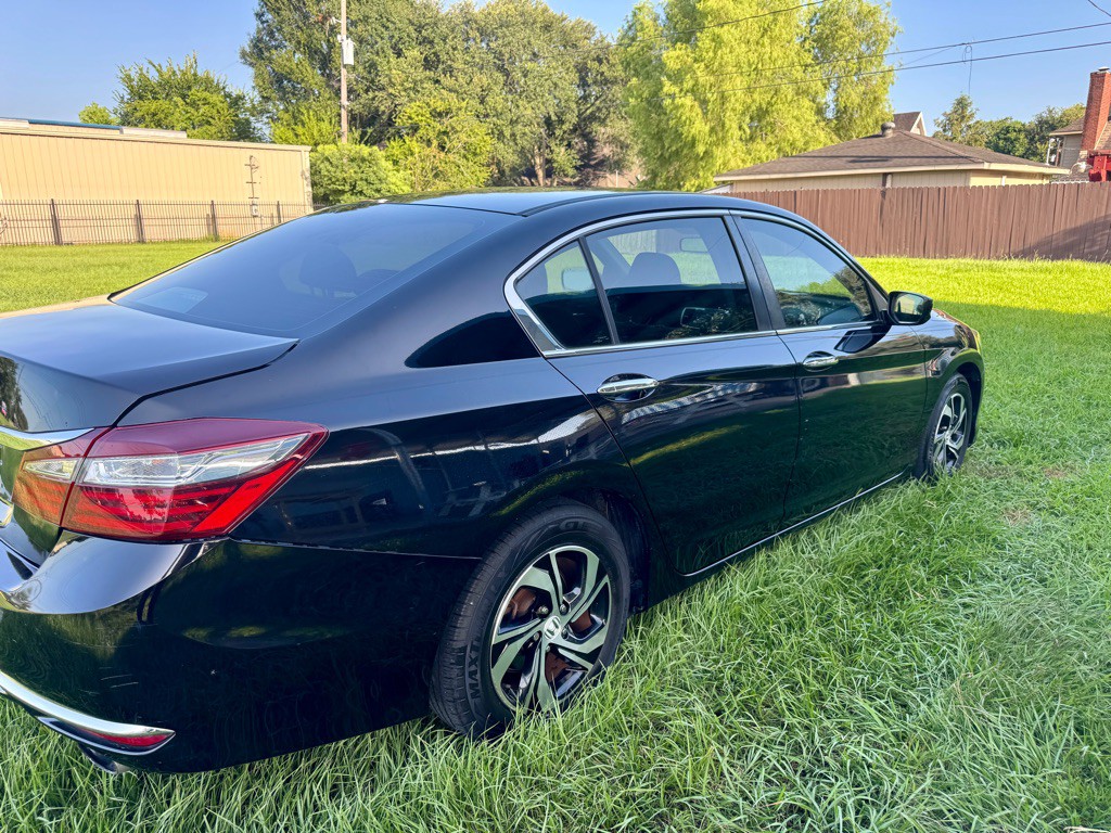 2017 Honda Accord Image 6