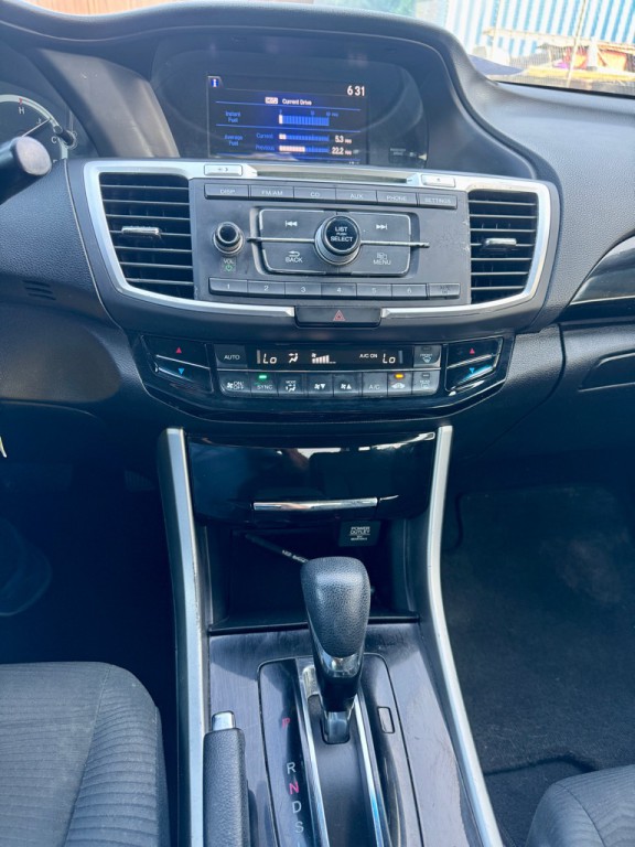 2017 Honda Accord Image 10