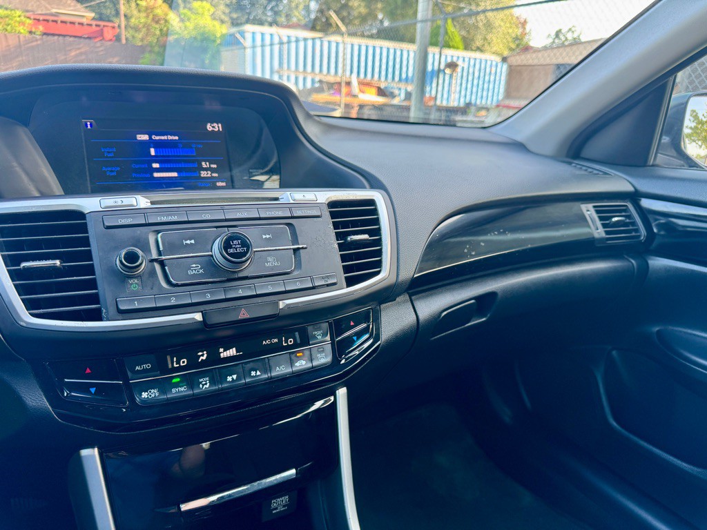 2017 Honda Accord Image 13