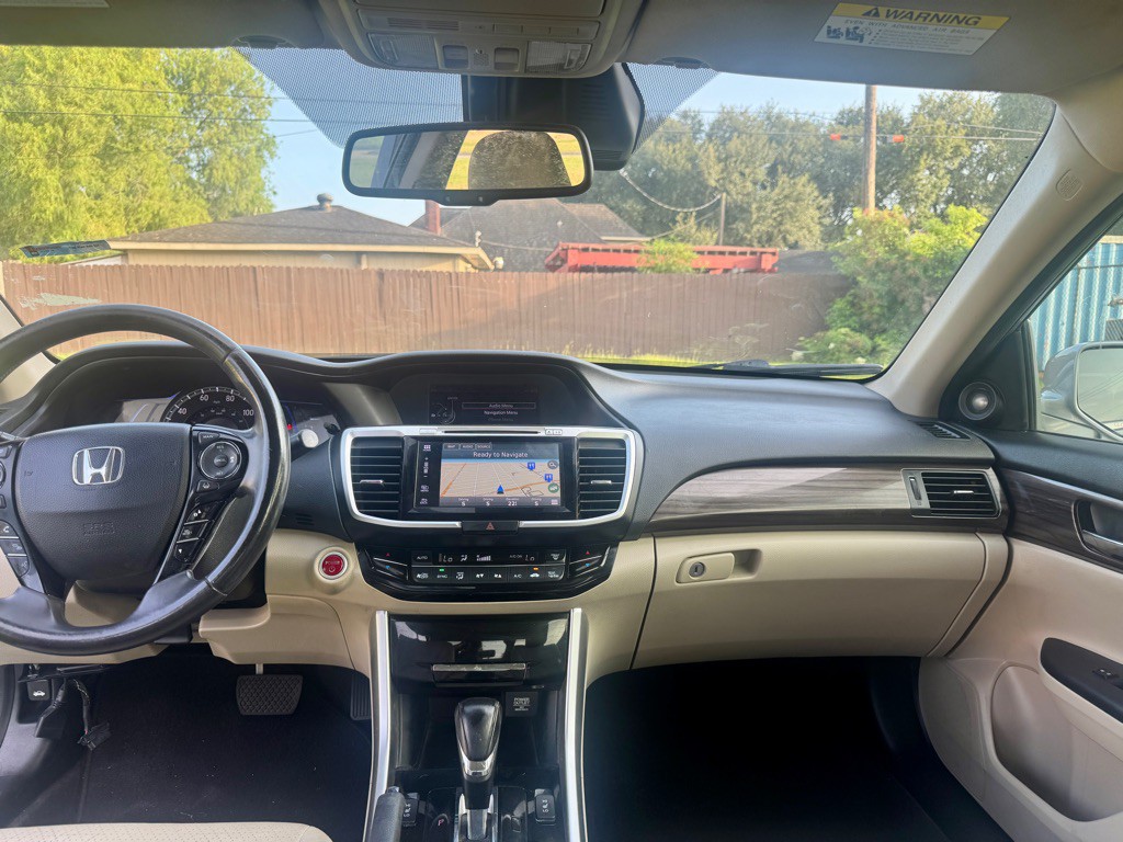 2017 Honda Accord Image 8