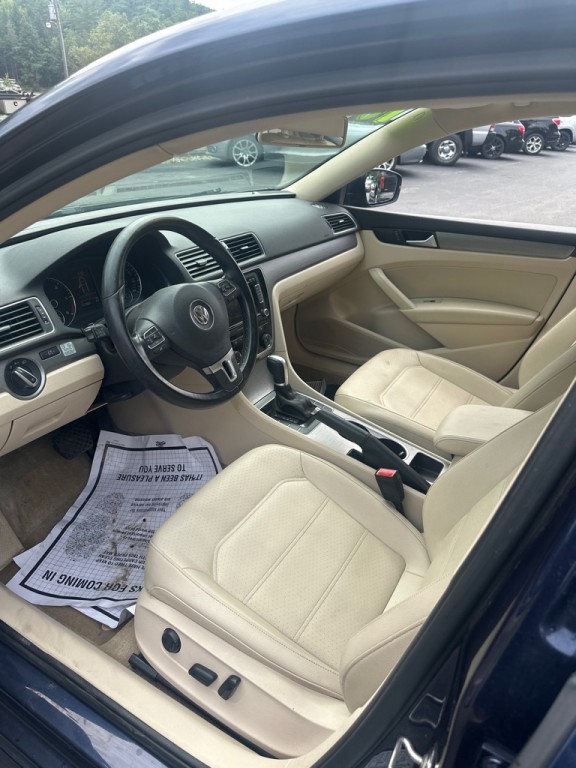 2015 Volkswagen Passat Image 9