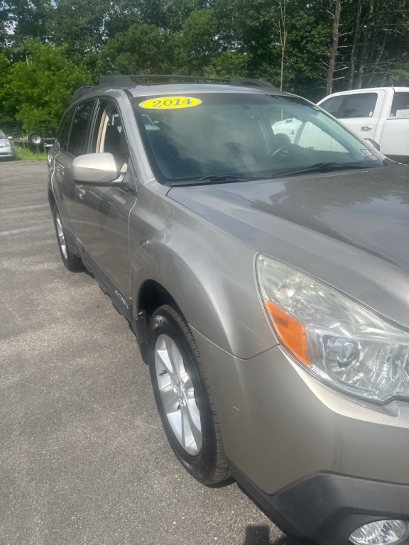 2014 Subaru Outback Image 4