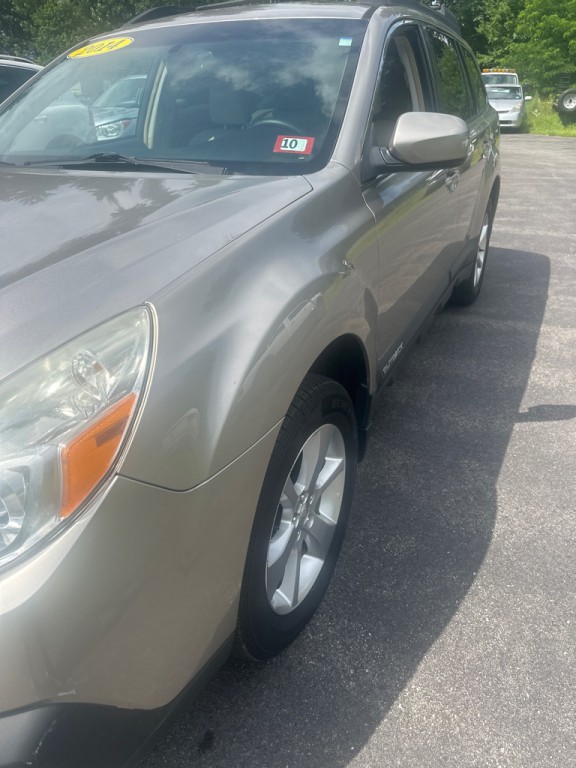 2014 Subaru Outback Image 9