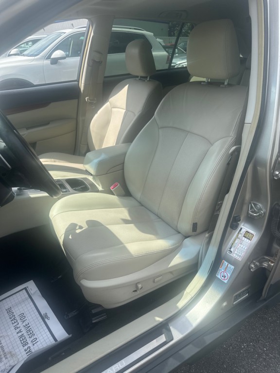 2014 Subaru Outback Image 10