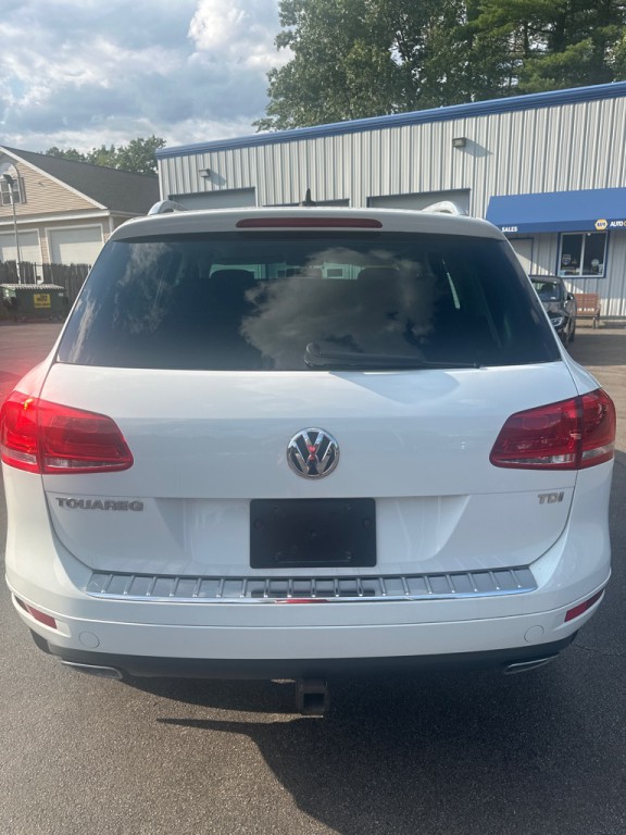 2014 Volkswagen Touareg Image 8